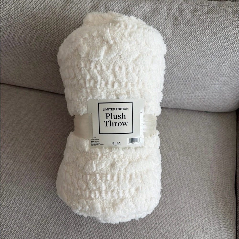 Ulta Beauty Cream Plush Throw